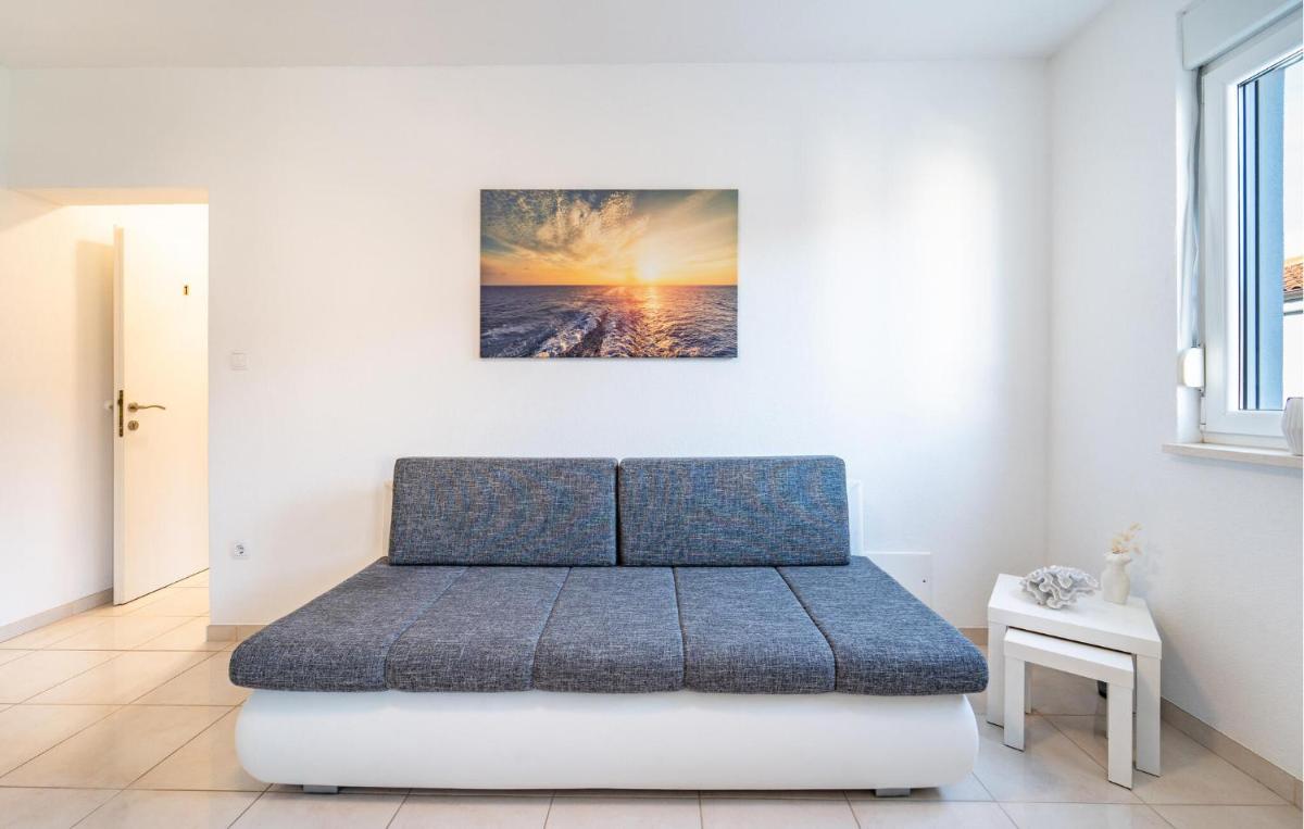 Cozy Apartment In Biograd Na Moru With Wifi - Housity