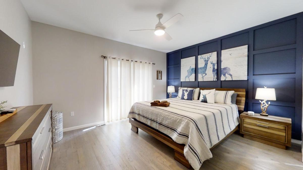 Above The Cove - Housity