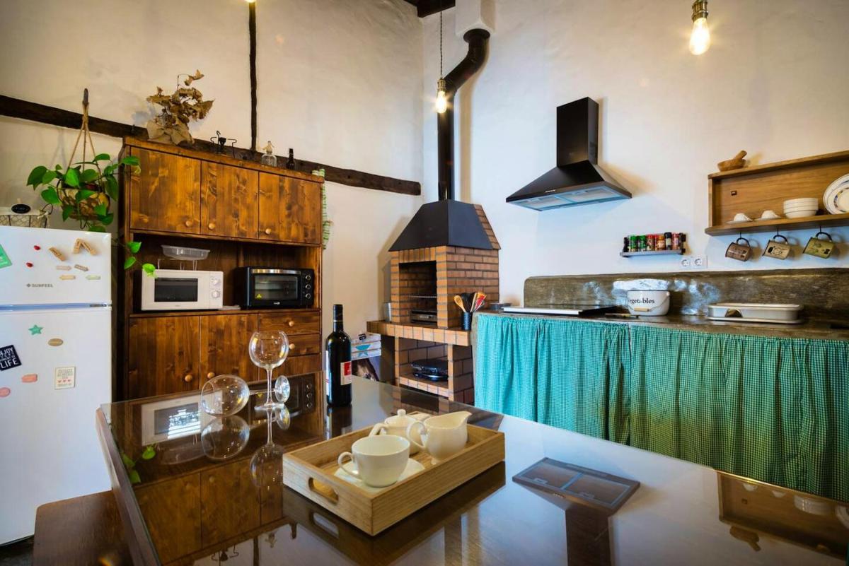 Charming Chalet in Firgas with BBQ and Internet Included - Housity