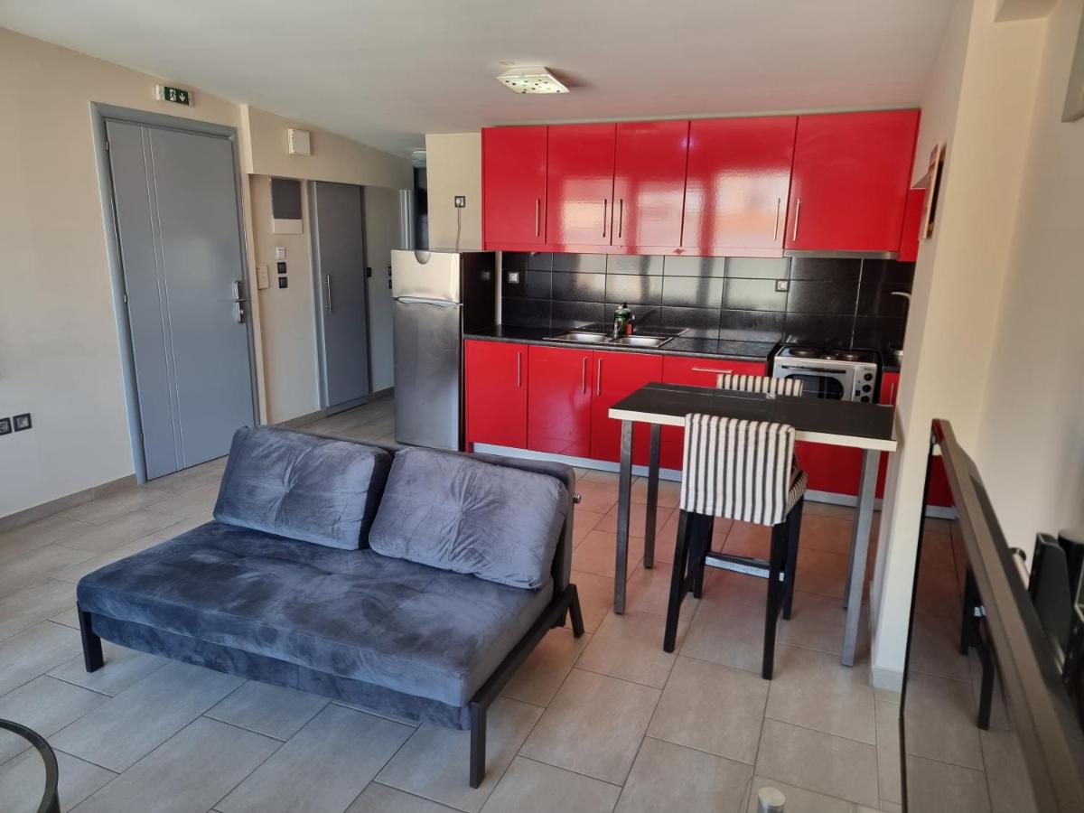 roomotel.com - Housity