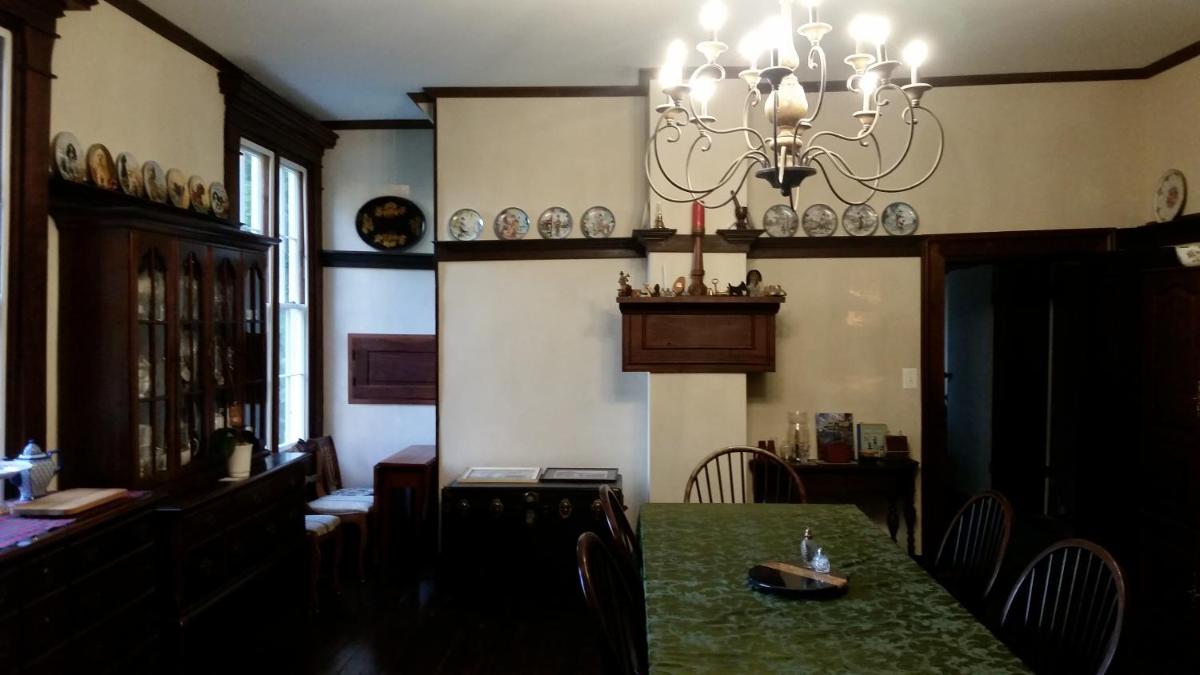 Mountain Home Bed & Breakfast - Housity