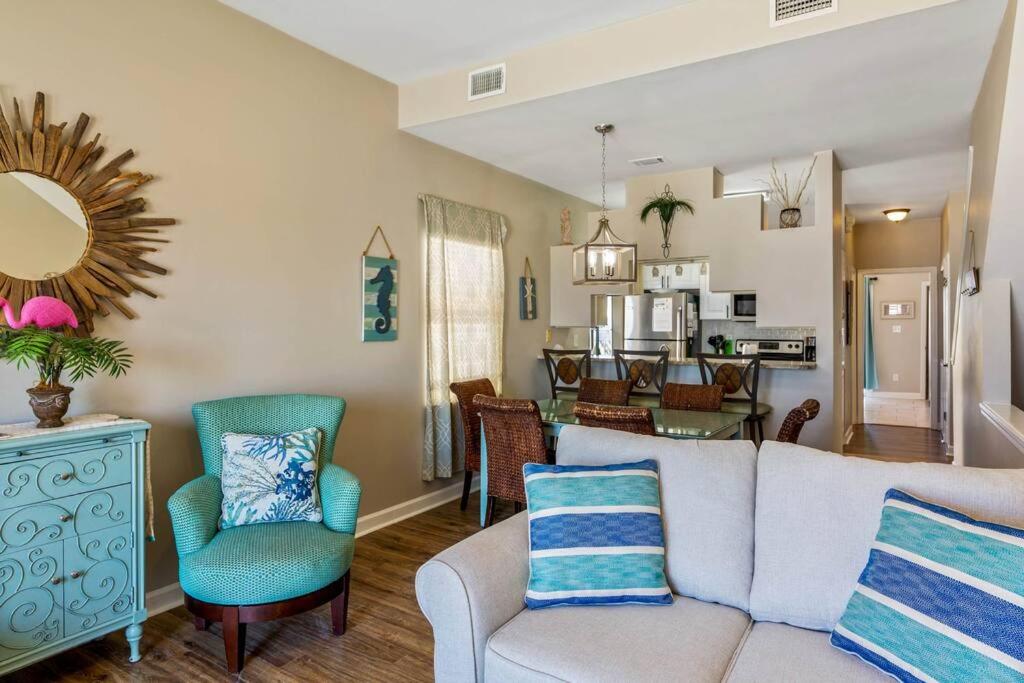 Dolphin View Duplex Side B - Beachfront Heated Pool -Gulf Shores Alabama - Near The Hangout - Housity