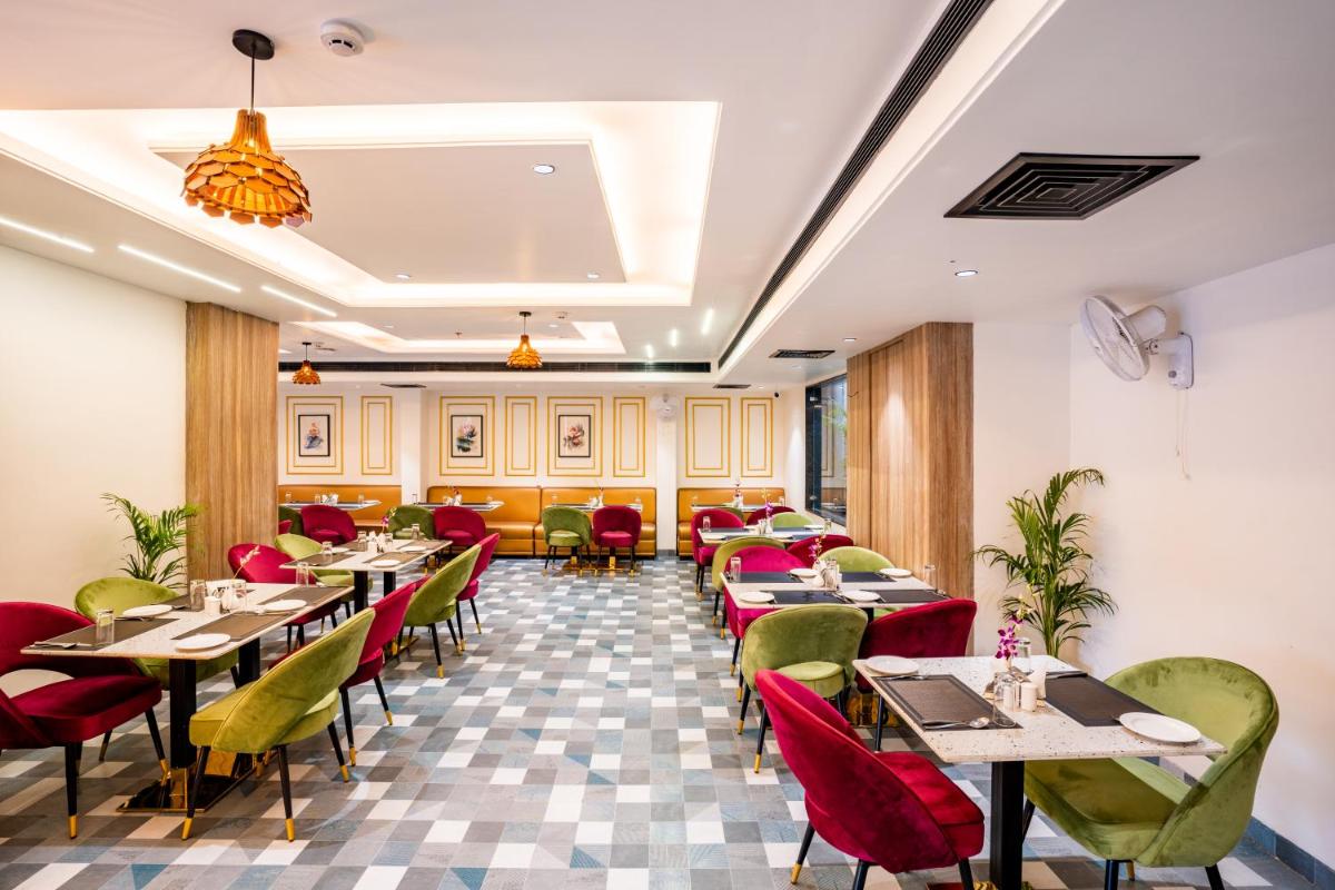 Regenta Place Raaj Agra, Tajganj - Housity
