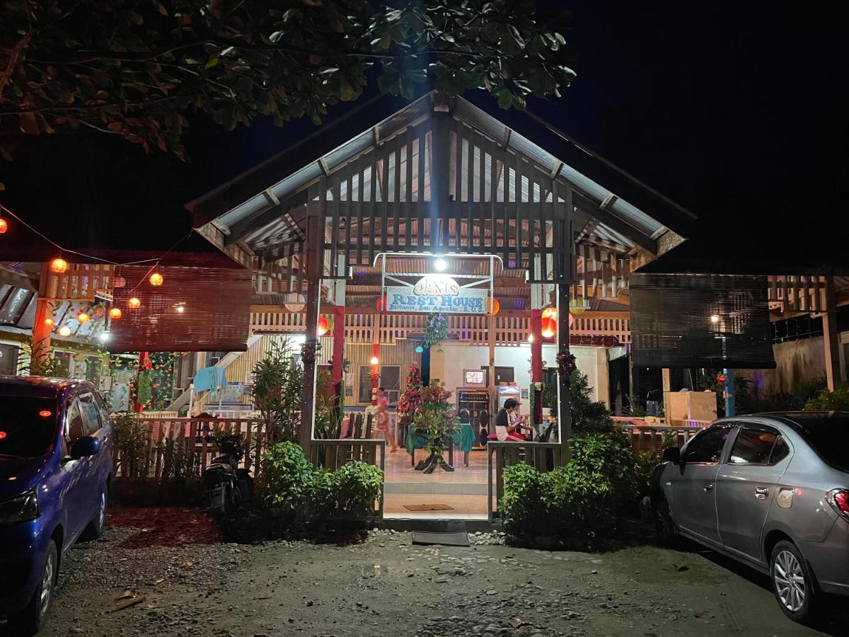 Oasis Resthouse - Housity