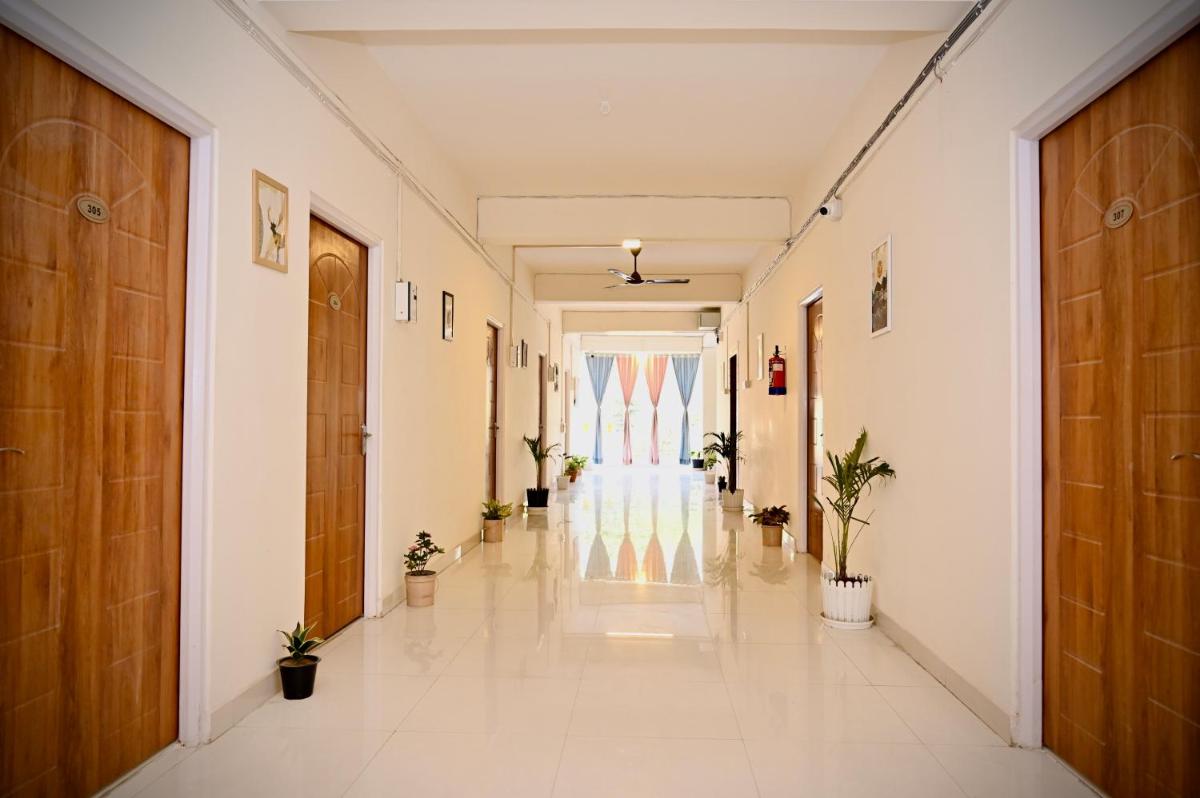 Queen's Residency - Housity