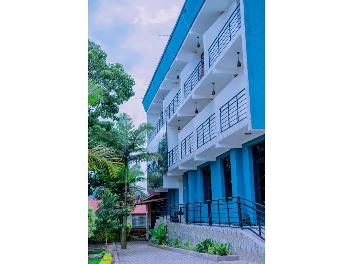 Planete Hotel - Housity