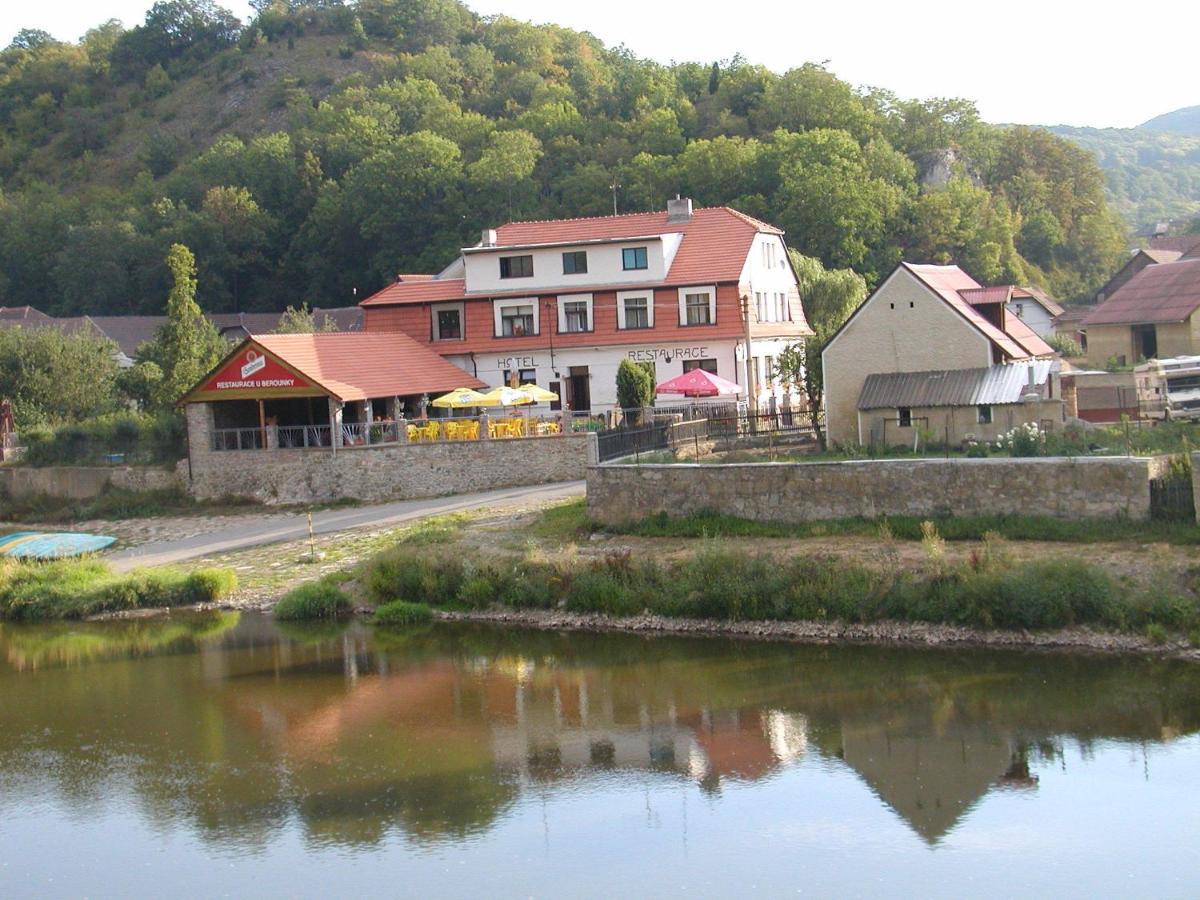 Hotel U Berounky - Housity