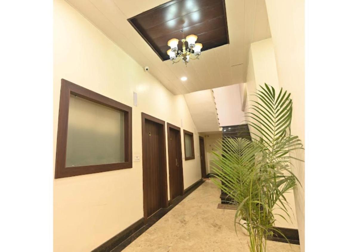 Hotel Siyaram Ayodhya - Housity