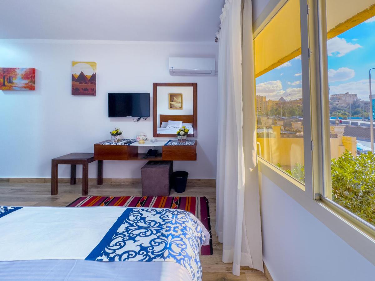 Royal Crown Hotel Giza Pyramids View - Housity