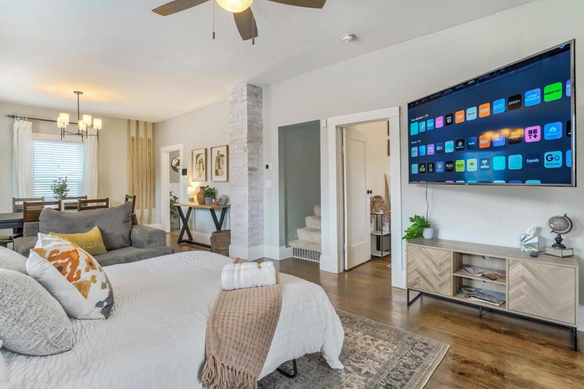 Del Norte Deluxe! Downtown King Top Attractions - Housity
