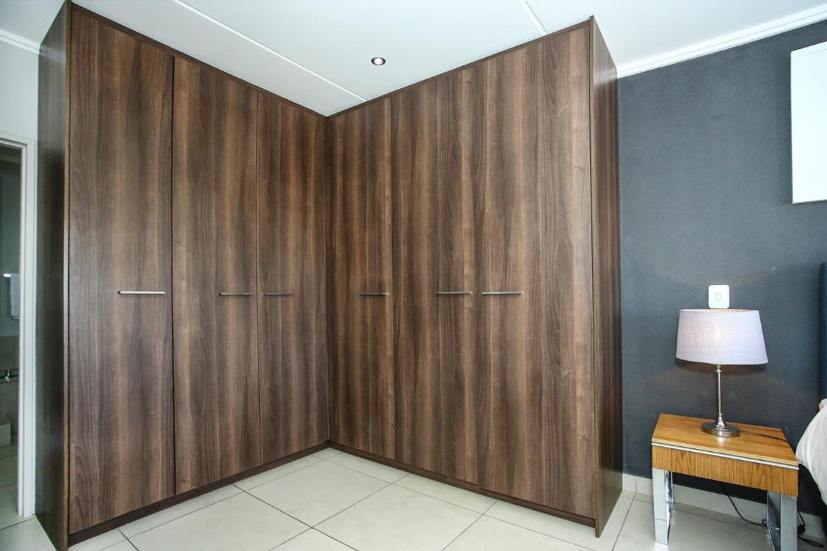 Epic Lifestyle Apartment Sandton - Housity
