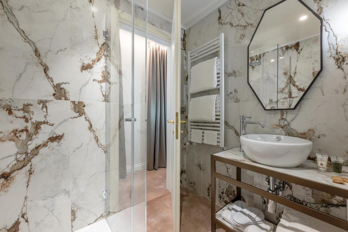 Acca Hotel - Housity
