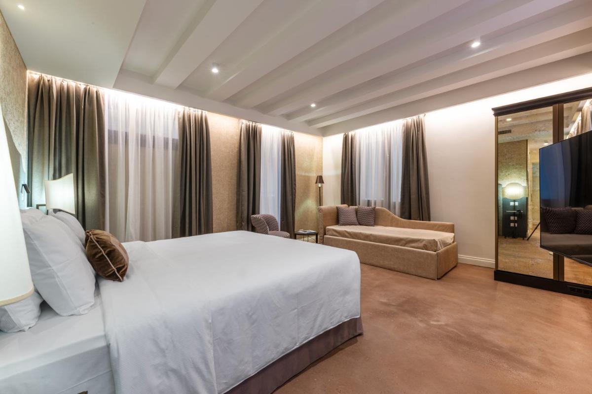Acca Hotel - Housity