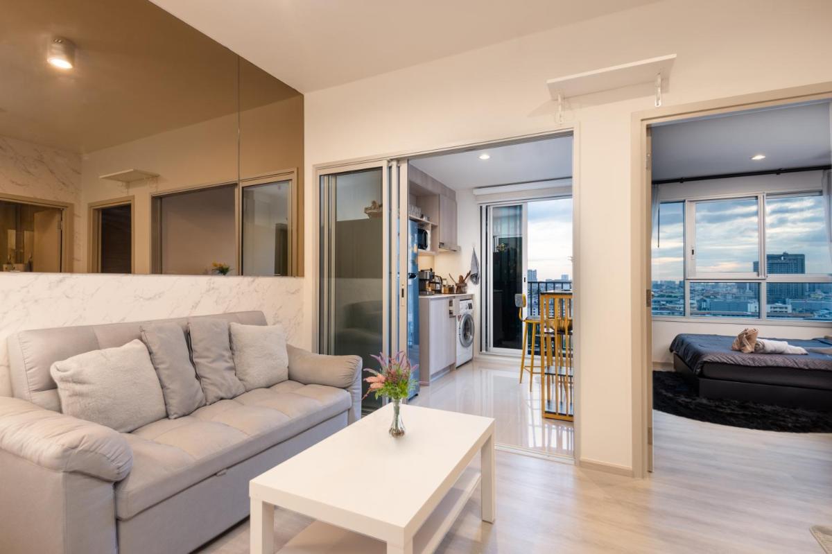 NEW-Luxury 1BR Apartment Riverview-Netflix-MRT Sleeping couch - Housity
