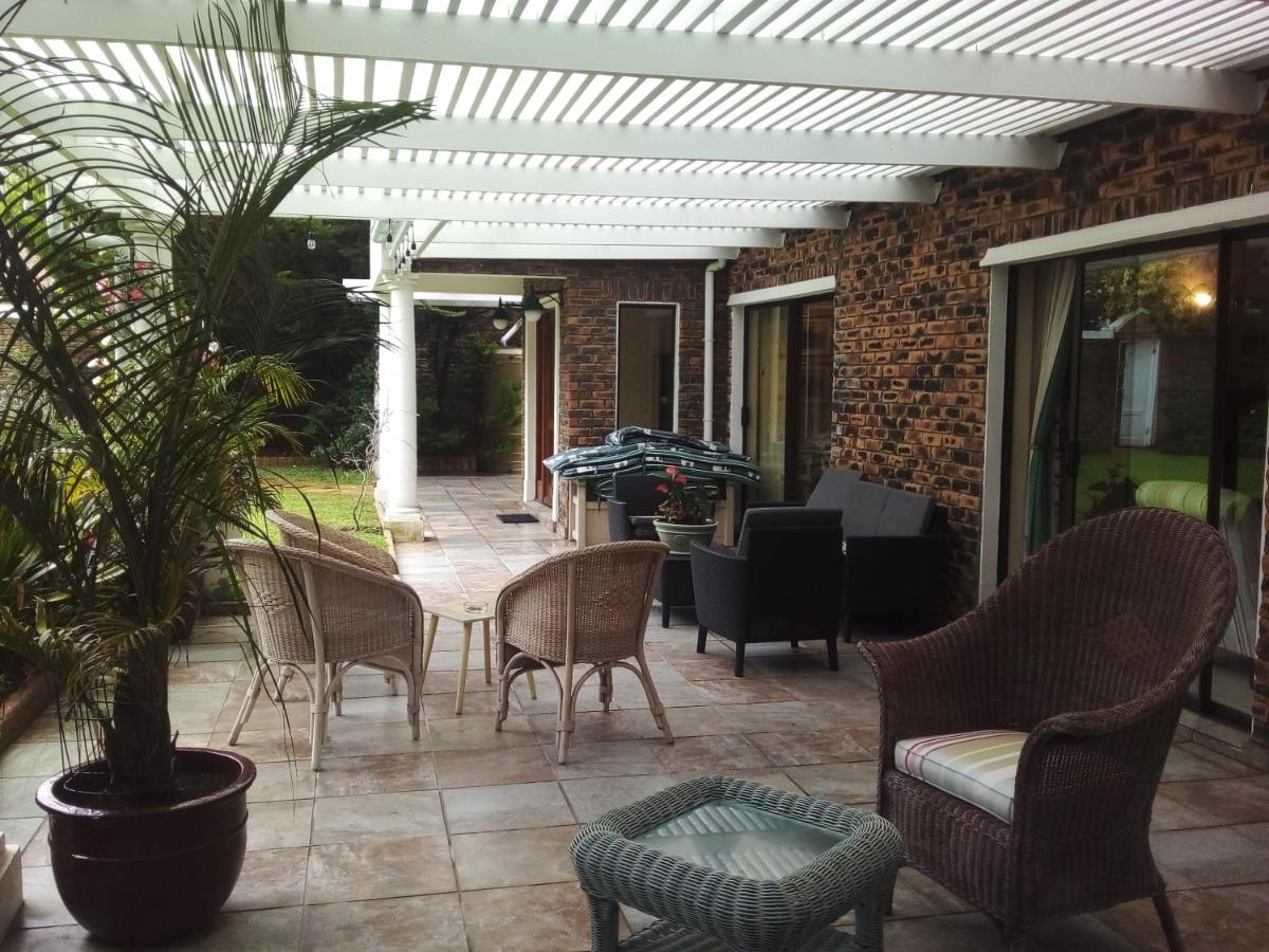 Constantia HomeStay - Housity