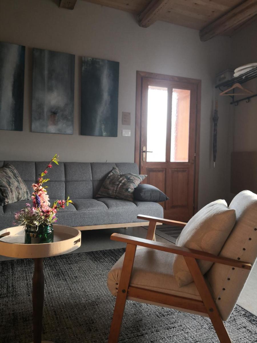 House of LoVra - Housity