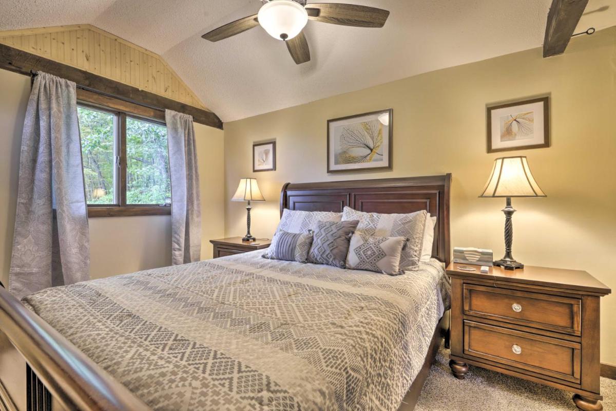 Private Guest House w/ Deck + Spectacular Views! - Housity
