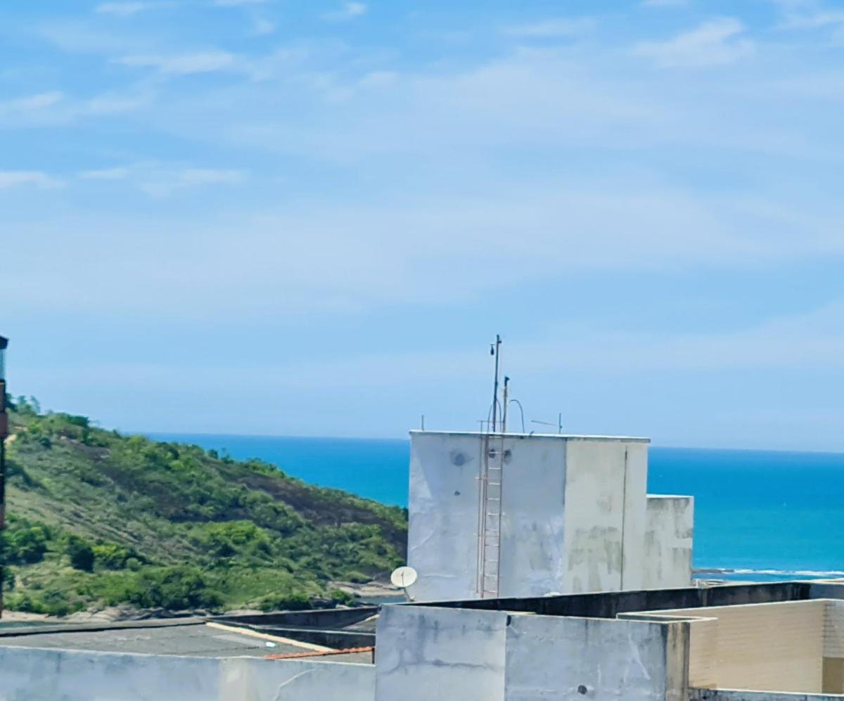 Apto 3 quartos na Praia do Morro wifi 300Mb vista para o mar 2vagas garagem 1 rua da da praia - Housity