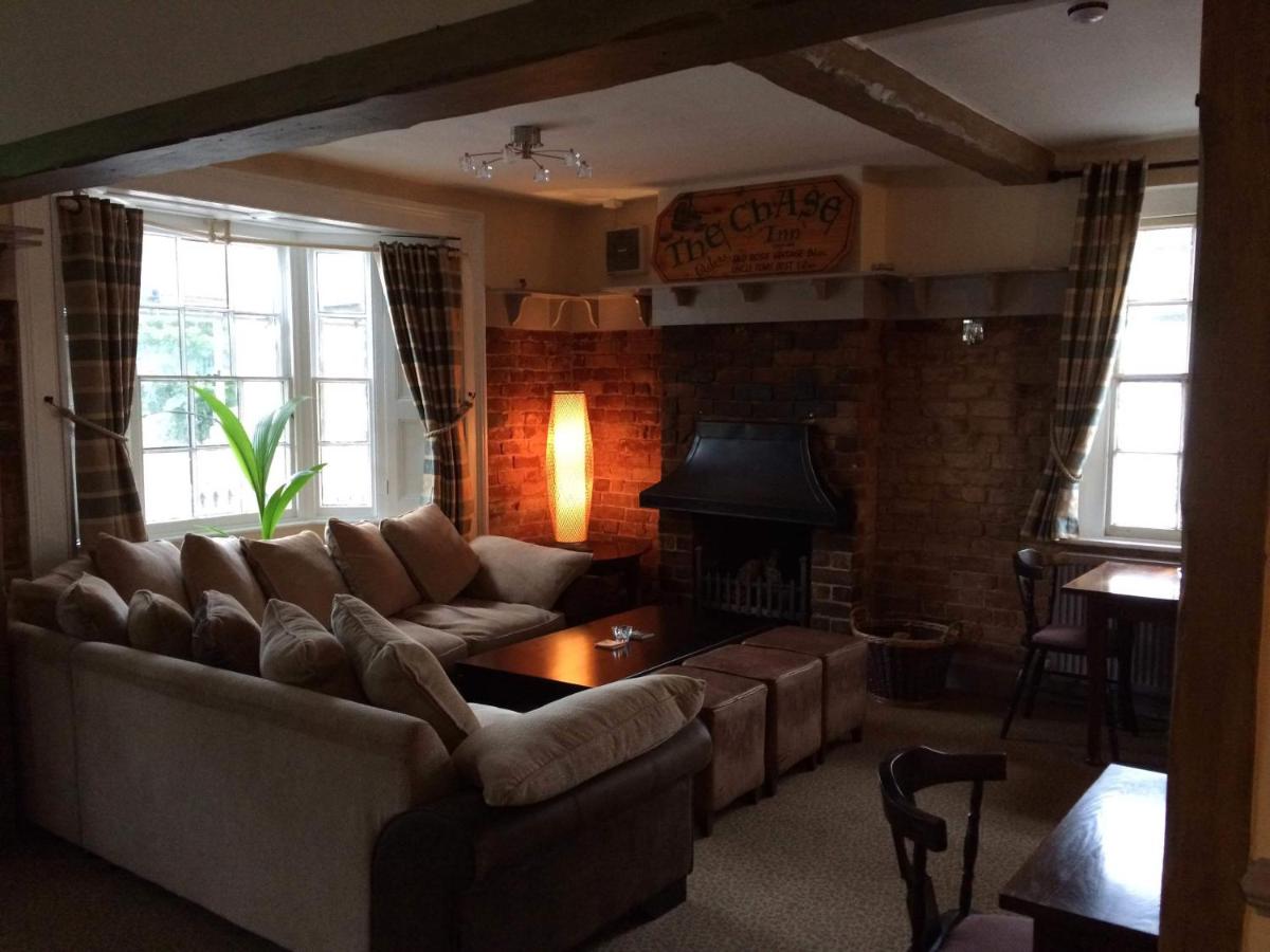 The Chase Inn - Housity