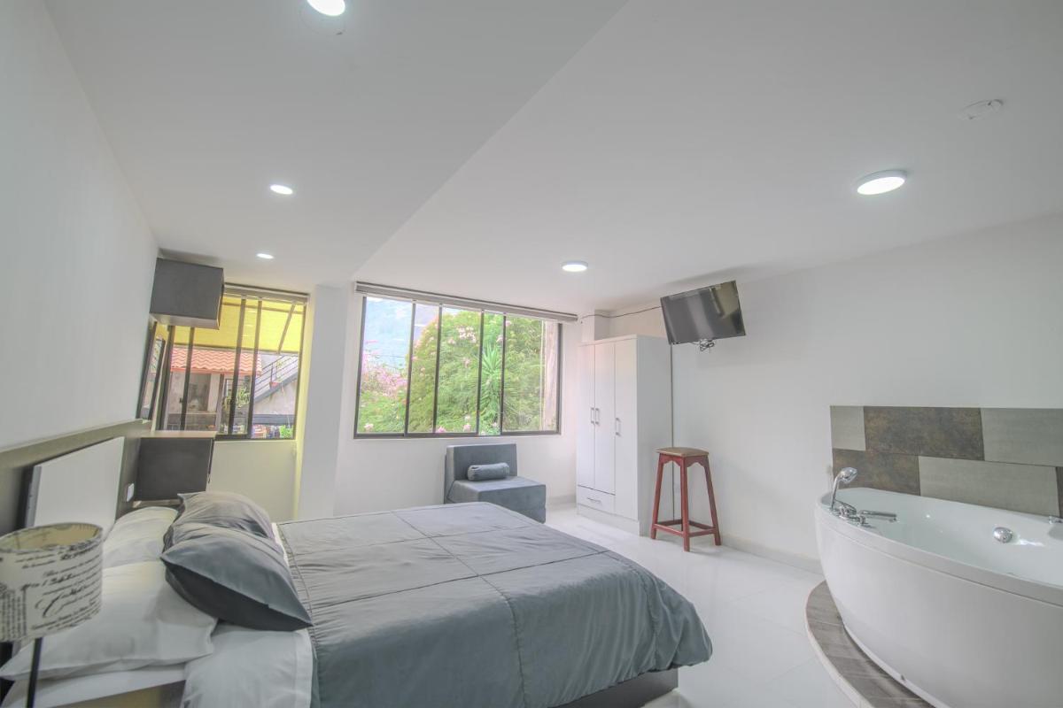 Cozy Suite near hotsprings waterfall of Baños Ecu - Housity