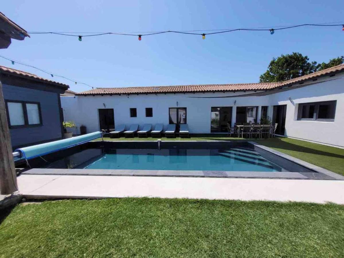 Maison de 3 chambres avec piscine privee terrasse et wifi a Sainte Marie de Re - Housity