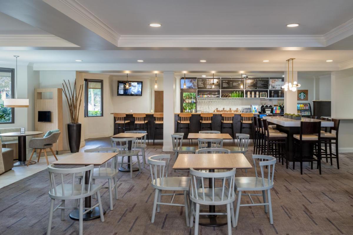 Courtyard by Marriott - Naples - Housity