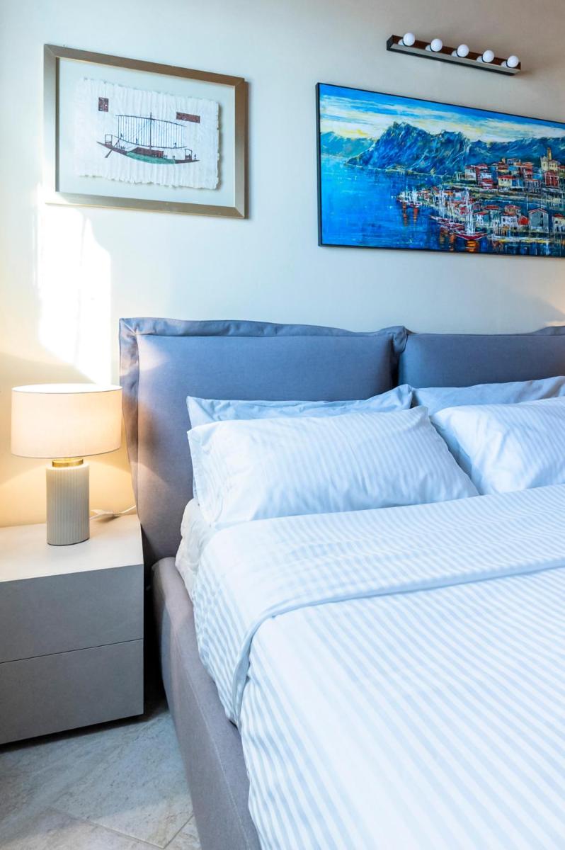 Iseo Lake Villa con vista lago e piscina - Housity