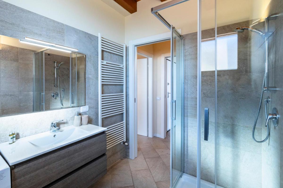 Iseo Lake Villa con vista lago e piscina - Housity