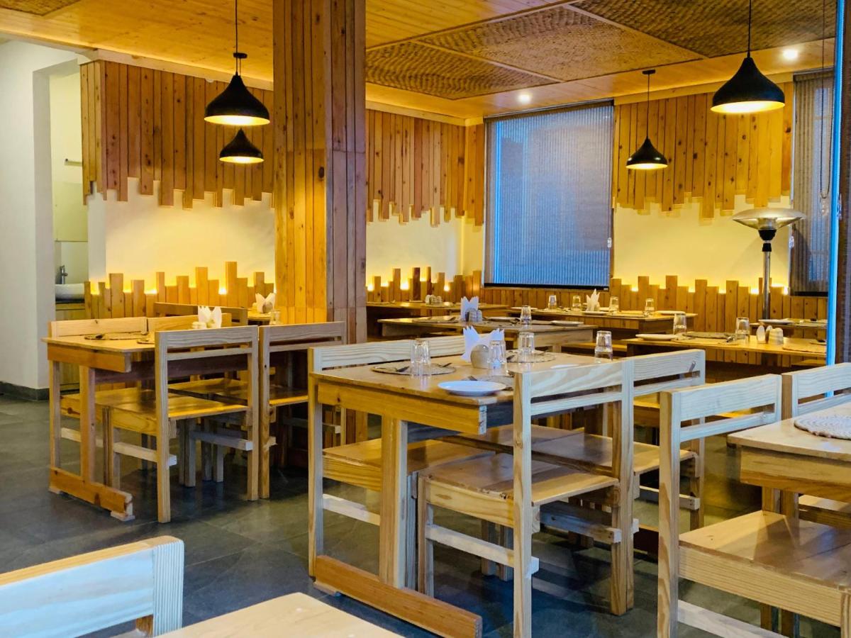 The Bulevar - Whispering Willows - Housity