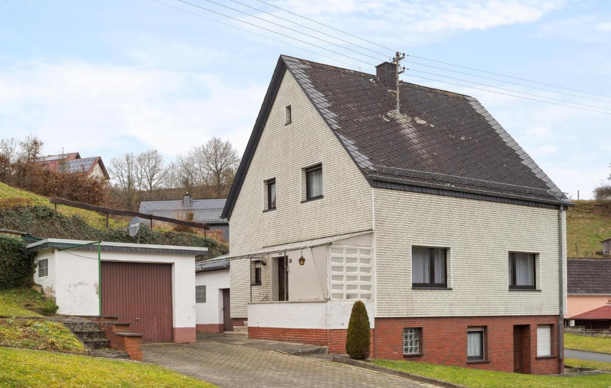 4 Bedroom Nice Home In Oberelz - Housity