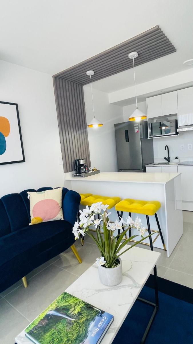 SkyGarden Nunciatura Luxury Apartment #705 - Housity