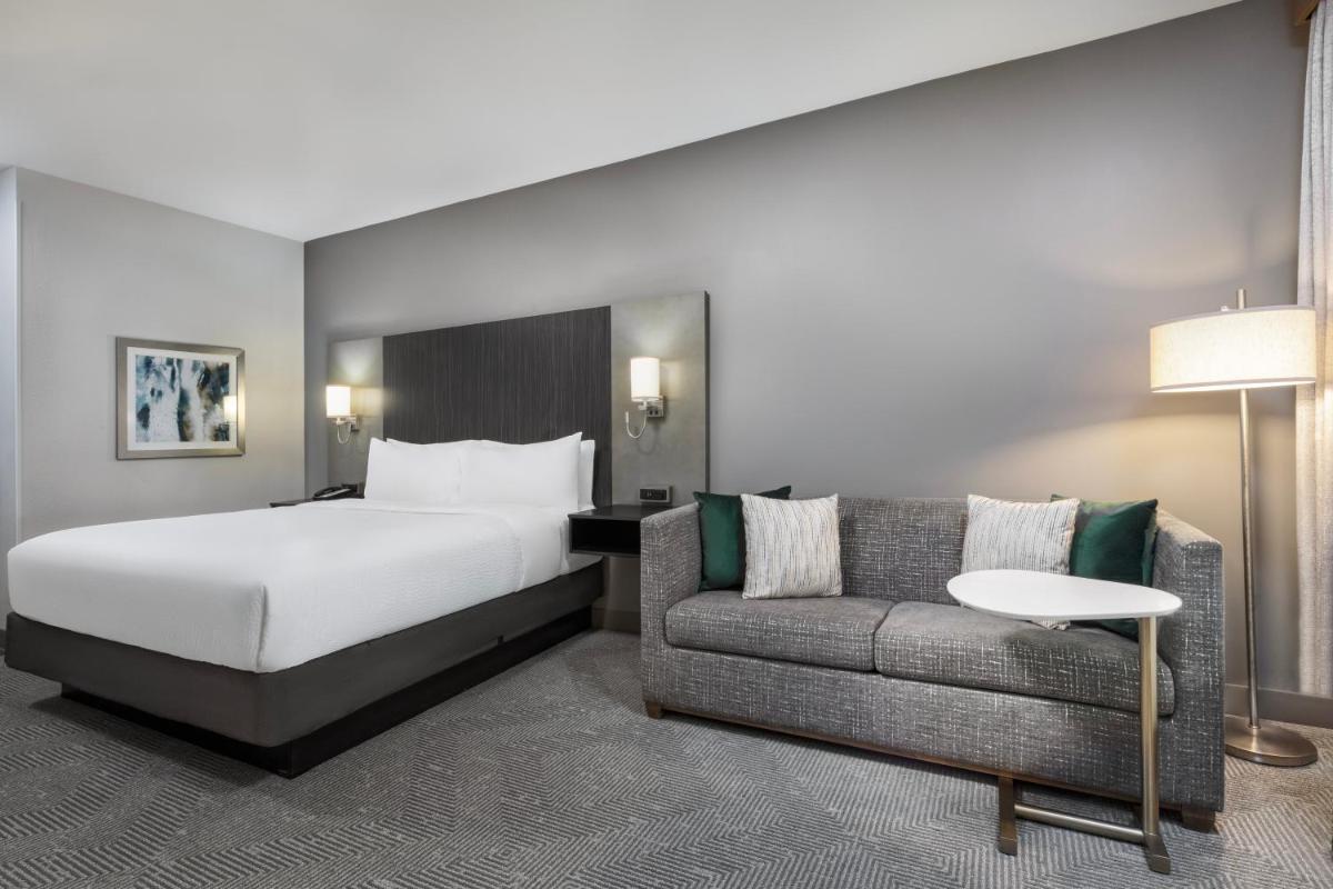 Holiday Inn Carlsbad/San Diego, an IHG Hotel - Housity