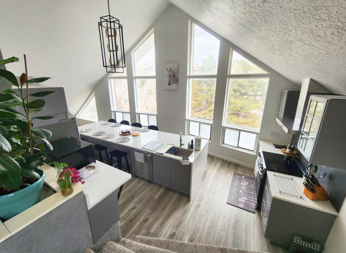 Large 3200sf A-Frame House close to Snowbird Alta Ski &Stunning Mountain View! - Housity