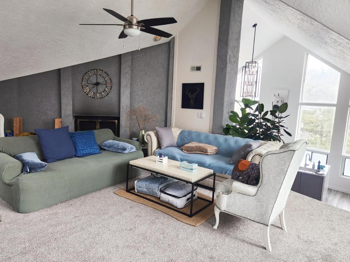 Large 3200sf A-Frame House close to Snowbird Alta Ski &Stunning Mountain View! - Housity