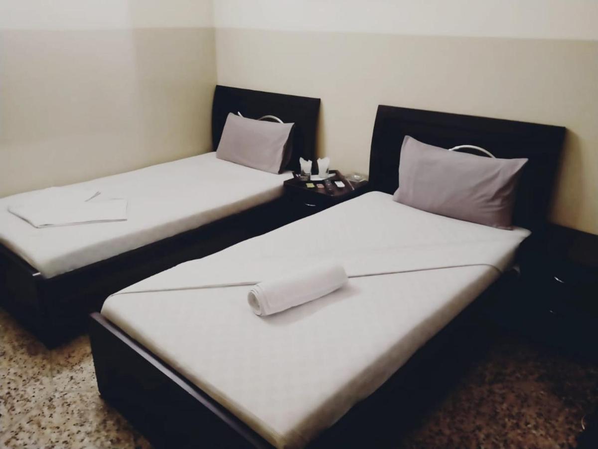 Suitetrails - Four Season 1 Airport Guest House