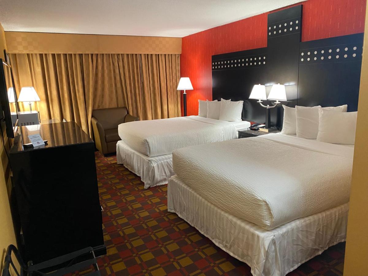 Ramada by Wyndham Rochelle Park Near Paramus - Housity