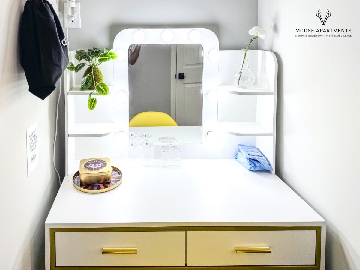The Moose #9 - Brand New Luxe Modern loft with Free Parking, King Bed & Fast WiFi - Housity
