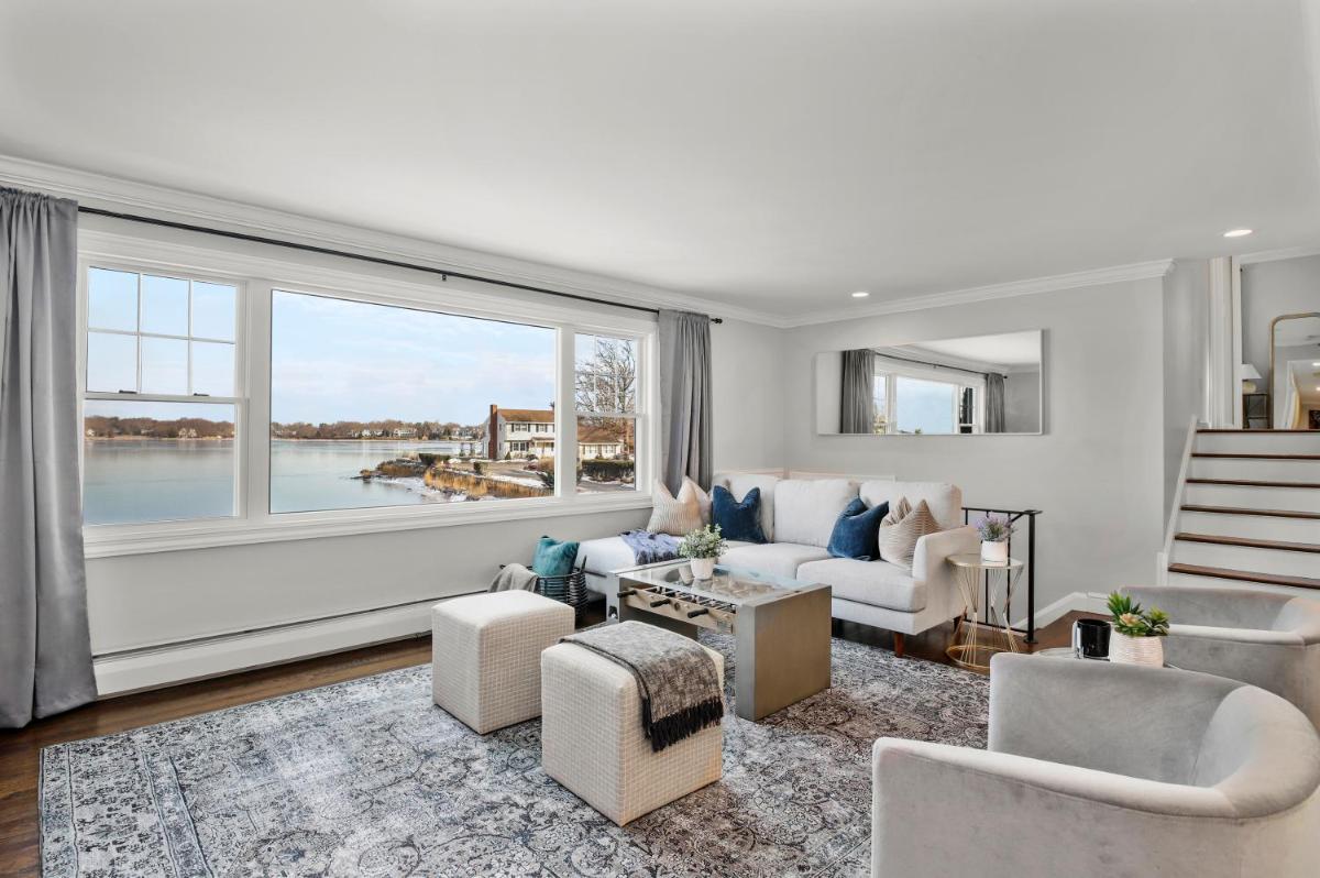 Waterview house walking distance from Cove Beach-5 mins to downtown-only 40 min to NYC - Housity