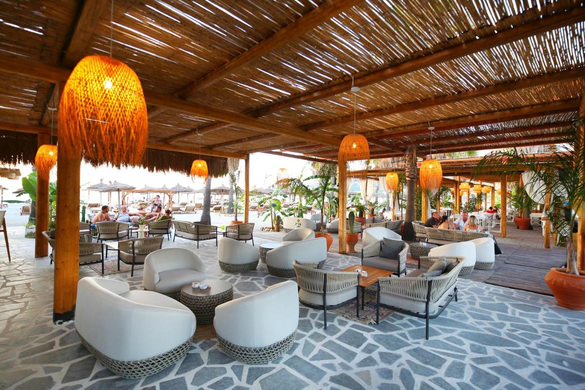 Oricon Coast Luxury Resort - Housity