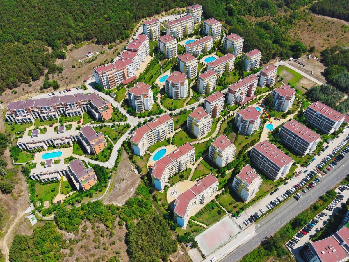 Imperial and Crown Fort Noks Grand Resort - Housity