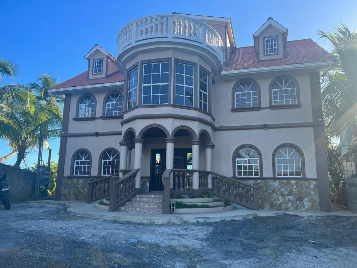 Sunset Bay House - Housity