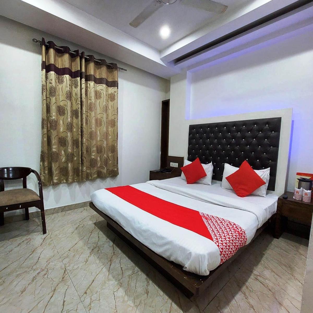 saffron inn paharganj - Housity
