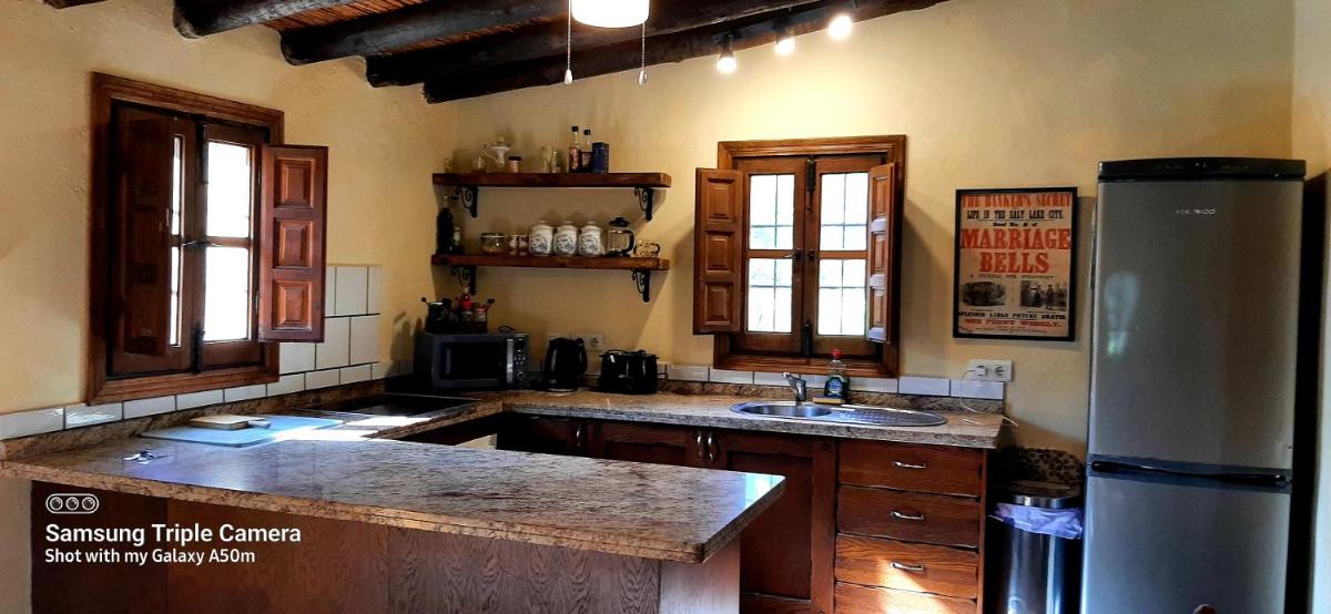 Los Montes Traditional Casa with private pool - Housity