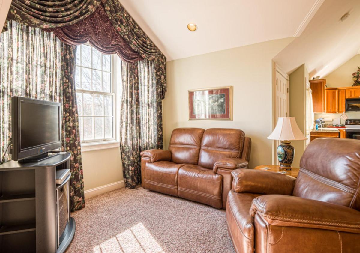 Whitestone Inn - Housity