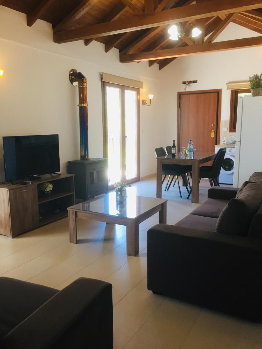 Love Holiday Suite 2 - Housity