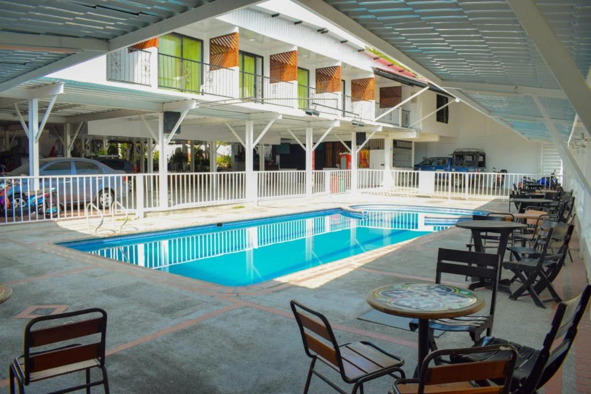 Hotel y Restaurante Villa Amparo - Housity