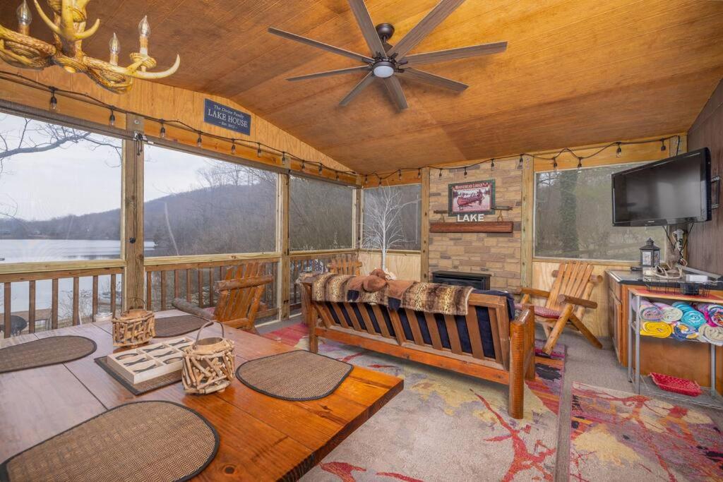 Waterfront Cabin 20 Mins to National Park & Massanutten! - Housity