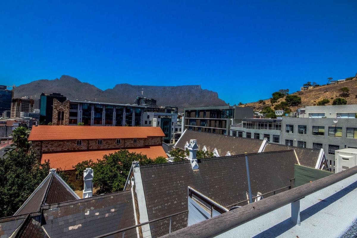 Two Bedroom with Jacuzzi - Housity