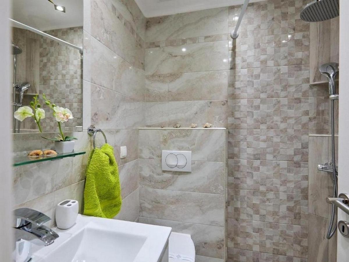 Holiday house with a parking space Babino Polje - Mljet - 22324 - Housity