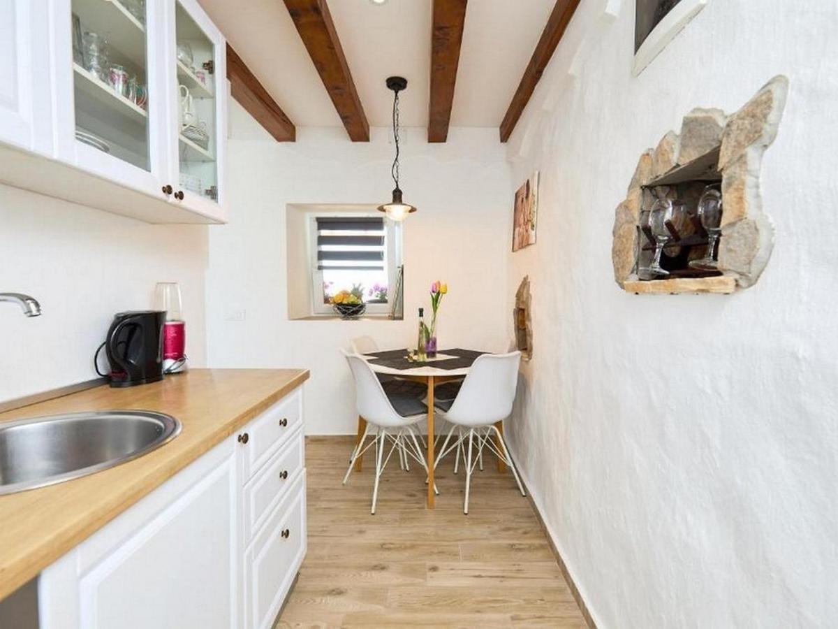 Holiday house with a parking space Babino Polje - Mljet - 22324 - Housity